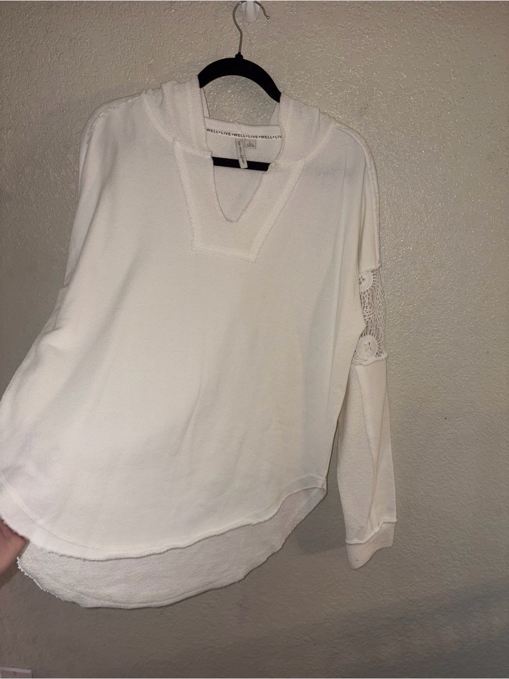 EUC Live Well “Boho✌🏻Hooded Longsleeve Top w/Crochet Detail” Off White Sz Large - Picture 10 of 14